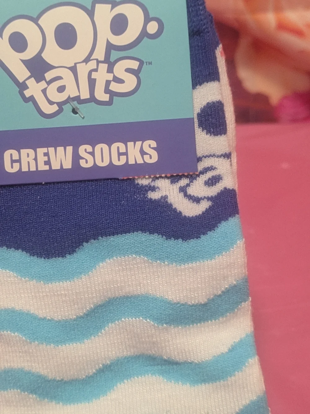 Pop-Tarts Frosted Strawberry Body Wash & Bath Bomb Set with Blue Crew Socks Teen